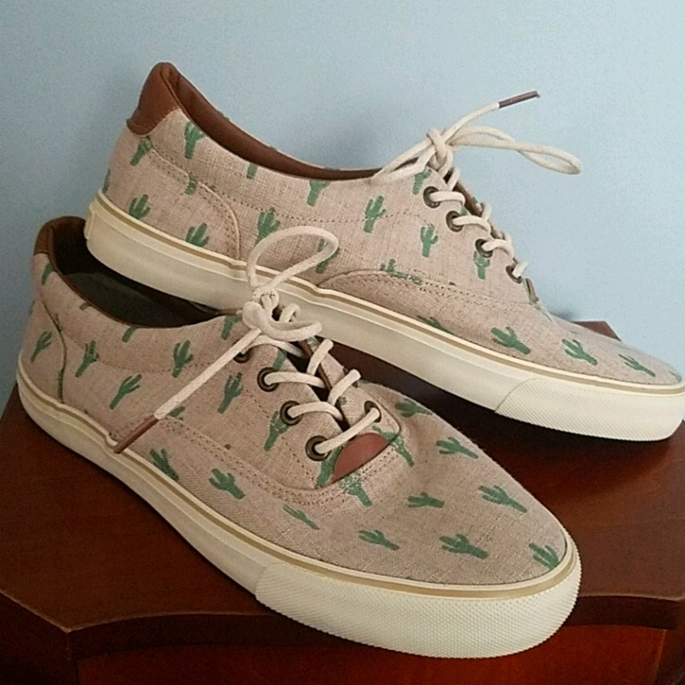 🌵🌵 G.H. Bass Cactus Sneakers